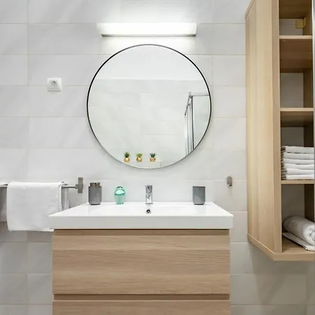 Very Large With Air Conditioning Apartman *