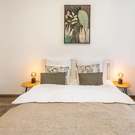 Very Large With Air Conditioning Budapest