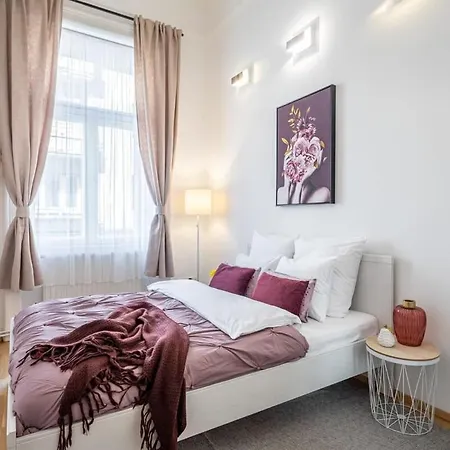 Very Large With Air Conditioning