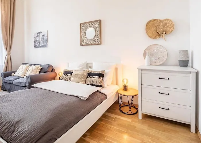 Very Large With Air Conditioning Apartament Budapesta