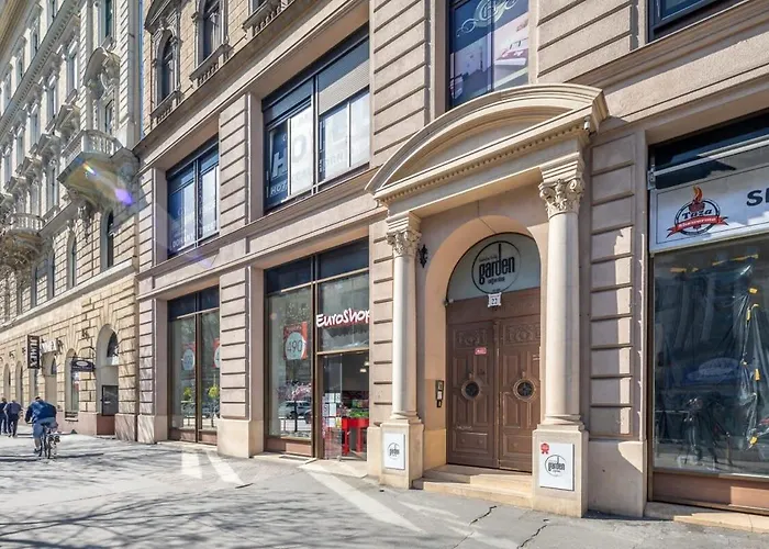 Apartament Very Large With Air Conditioning Budapesta